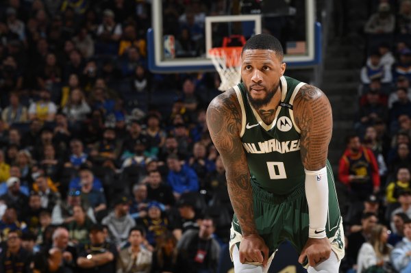 TA: Warriors& Celtics& Lakers and other teams expressed interest in signing with Lillard as soon as possible