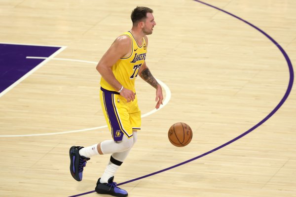 Media person: The Warriors are still very effective even if they stay healthy. The help given by teammates to Doncic is too limited.