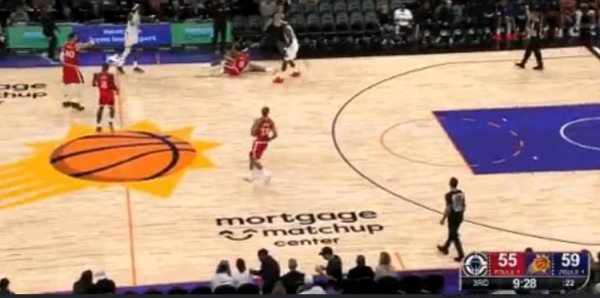 Outrageous! Bill was intercepted while dribbling the ball, and he counterattacked to compensate for his previous foul.