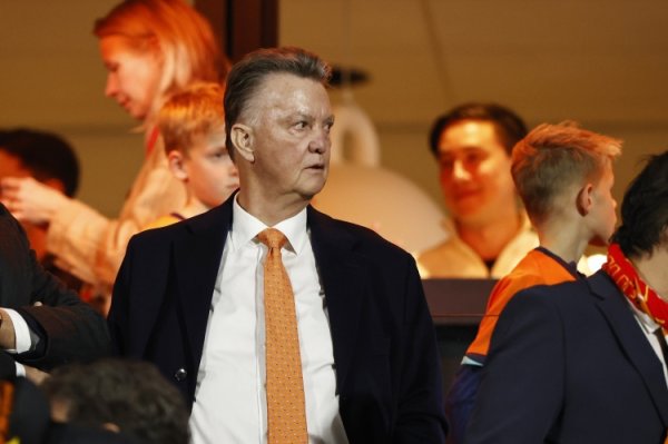 74-year-old Van Gaal: My mother lived to be 83 and will follow in her footsteps. I had three surgeries for prostate cancer.